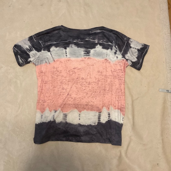 Amazon woman’s tshirt size xl - Picture 5 of 5